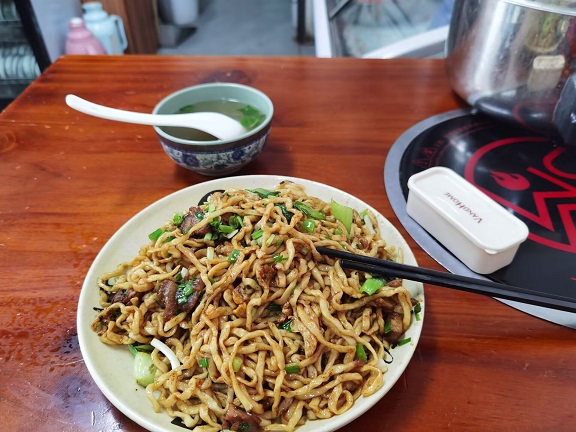 东凌园区内马家牛肉面不错