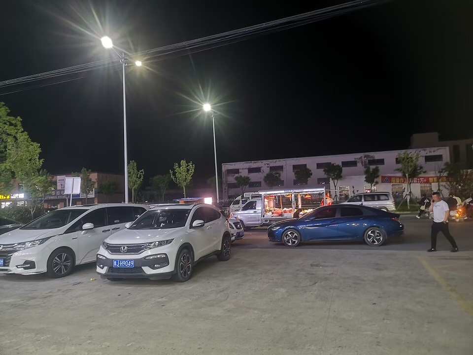 不是所有路边摊水果都是便宜的