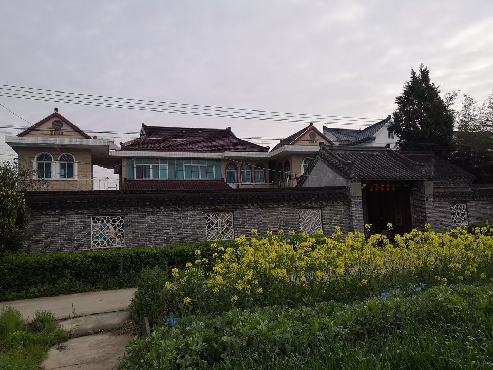 再也回不去的是过去,无法预料的是未来